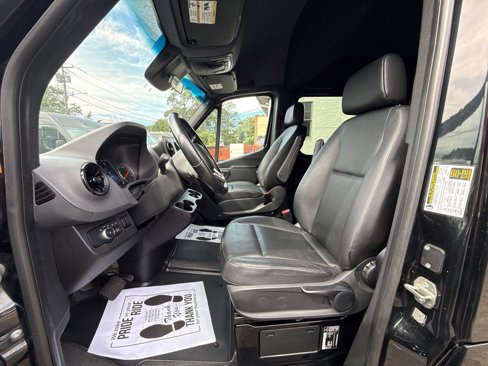 Used 2021 Mercedes-Benz Sprinter 2500 image 14