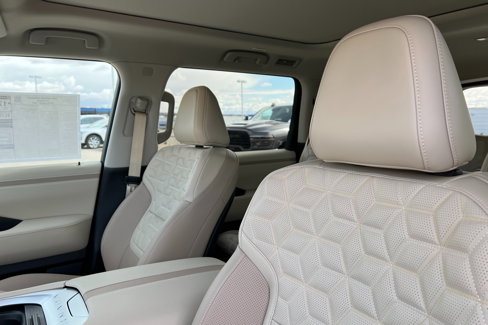 New 2025 Nissan Armada Platinum image 16