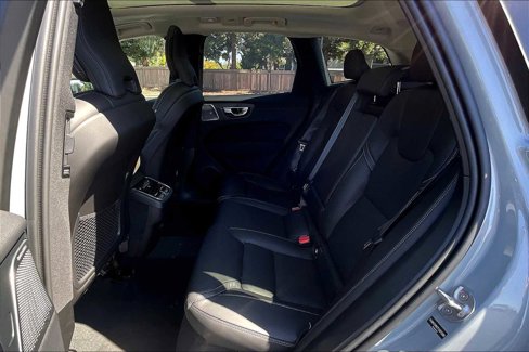 New 2026 Volvo XC60 B5 Ultra w/ Climate Package image 12