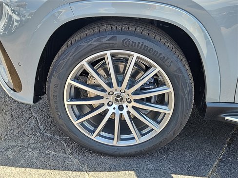 New 2025 Mercedes-Benz GLS 580 4MATIC image 13