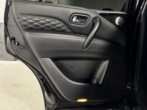 Used 2023 INFINITI QX80 Sensory image 25