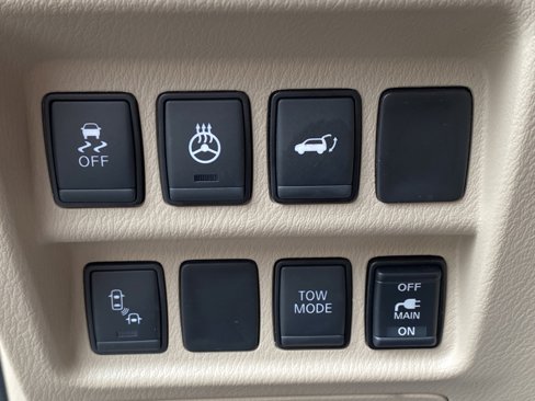 Used 2019 Nissan Pathfinder Platinum image 19