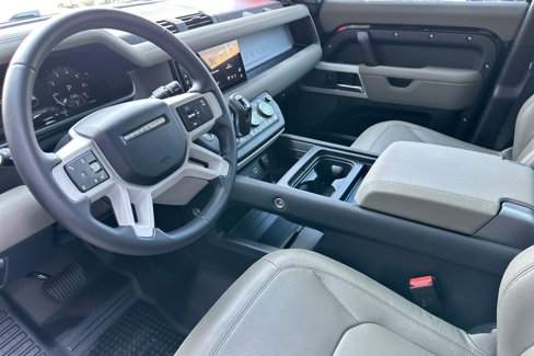 Used 2023 Land Rover Defender 110 SE image 9