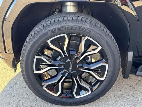 New 2025 GMC Sierra EV Denali image 22