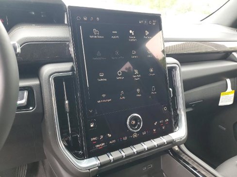 New 2025 GMC Yukon Elevation image 14