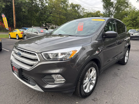Used 2017 Ford Escape SE image 1