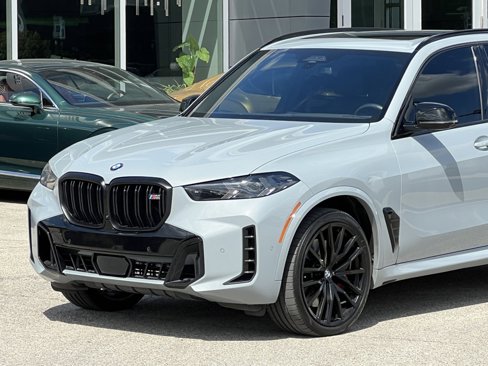 Used 2025 BMW X5 M60i image 11
