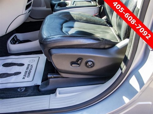 Used 2021 Chrysler Pacifica Touring-L image 19