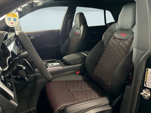 New 2025 Audi RS Q8 performance image 5