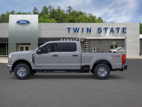 New 2025 Ford F250 XL image 3