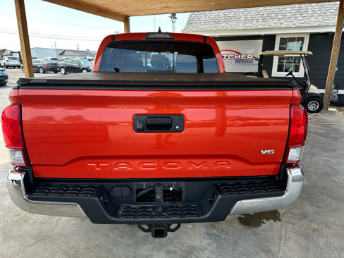 Used 2017 Toyota Tacoma TRD Off-Road image 16