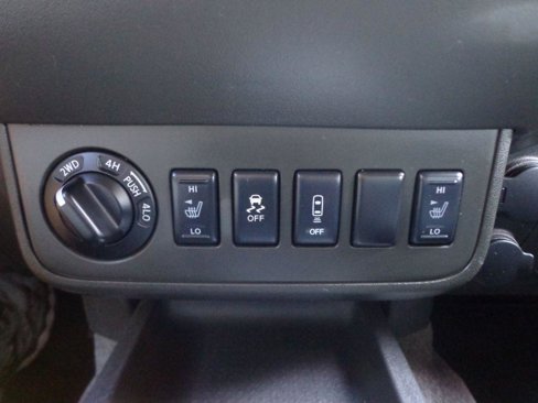Used 2014 Nissan Frontier SV w/ SV Value Truck Package image 19