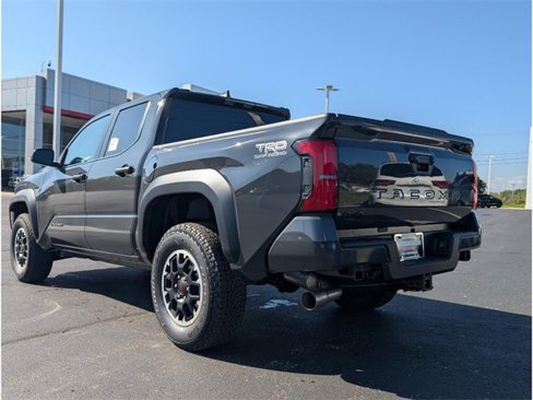 New 2025 Toyota Tacoma TRD Off-Road image 5