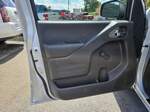 Used 2017 Nissan Frontier S image 8