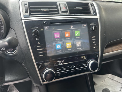 Used 2018 Subaru Outback 2.5i Limited image 2