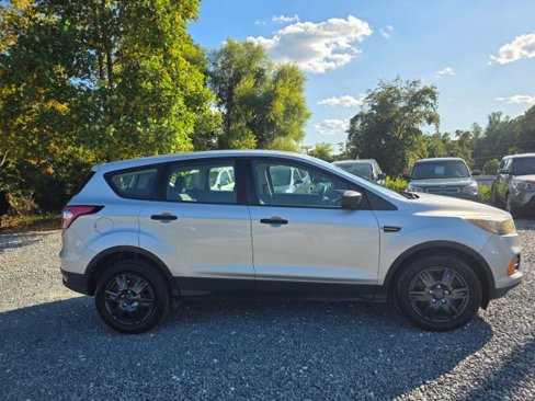 Used 2018 Ford Escape S image 4