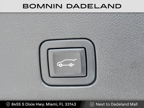 Used 2021 GMC Yukon XL AT4 w/ AT4 Premium Package image 9