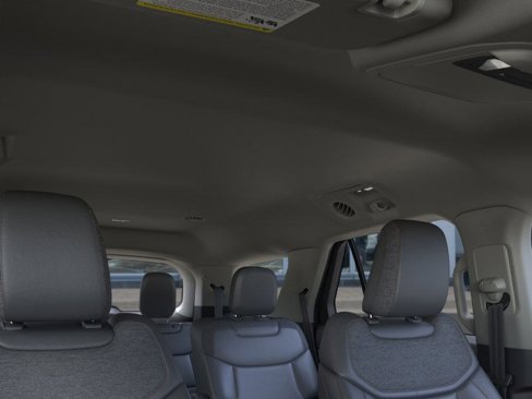 Used 2025 Ford Explorer Active image 22
