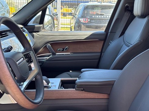 New 2025 Land Rover Range Rover SE image 20