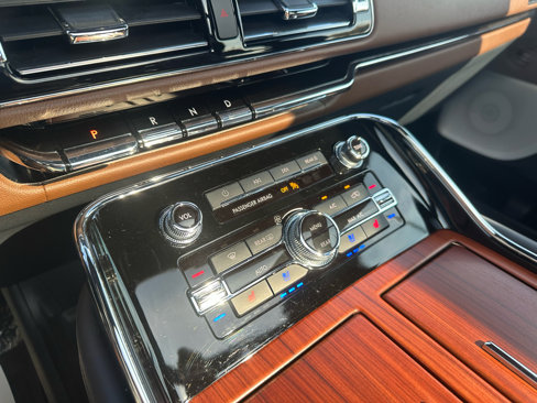 Used 2024 Lincoln Navigator L Reserve image 23