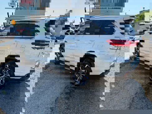 Used 2018 Toyota Highlander FWD V6 image 3
