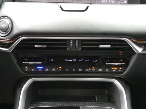 New 2025 MAZDA CX-70 Plug-In Hybrid w/ Premium Plus image 24