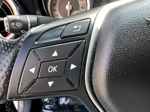 Used 2014 Mercedes-Benz CLA 250 image 24