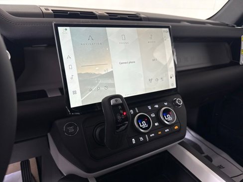 New 2026 Land Rover Defender 110 S image 33
