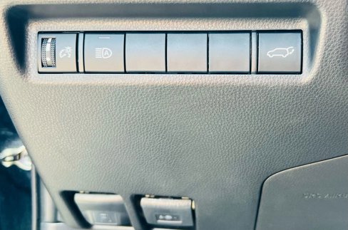Used 2019 Toyota RAV4 XLE w/ Convenience Package image 18