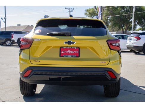 New 2025 Chevrolet Trax RS w/ Sunroof Package image 7