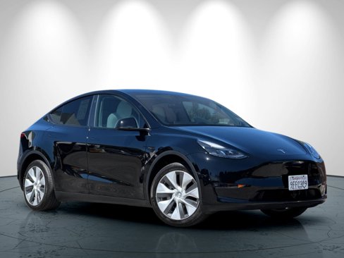 Used 2023 Tesla Model Y Long Range image 2