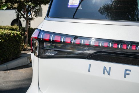 New 2026 INFINITI QX80 Pure image 7