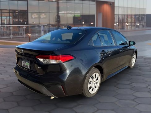 Used 2021 Toyota Corolla LE image 8