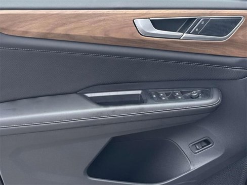 New 2025 Volkswagen Atlas SE image 13