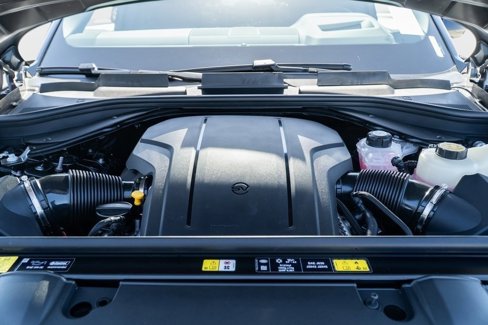 New 2025 Land Rover Range Rover SV image 28