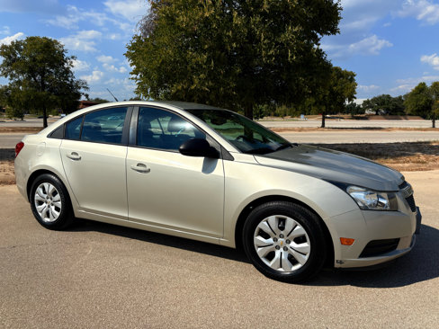 Used 2014 Chevrolet Cruze LS image 39