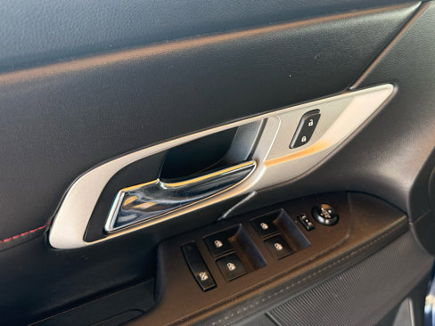 Used 2017 GMC Terrain SLE w/ Convenience Package image 16