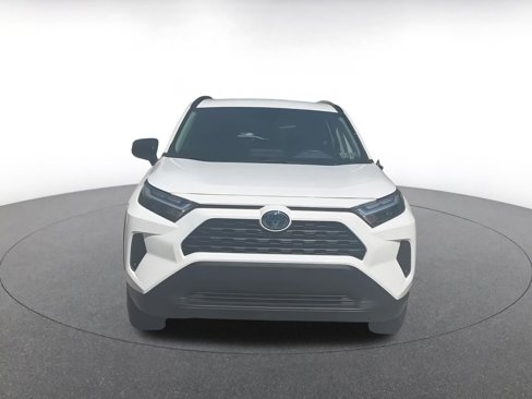 Used 2024 Toyota RAV4 LE image 4