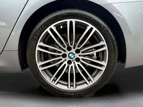 Used 2020 BMW 540i xDrive w/ M Sport Package image 37