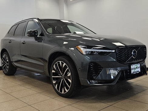 New 2026 Volvo XC60 B5 Ultra w/ Climate Package image 3