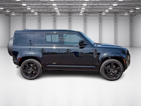 New 2025 Land Rover Defender 110 V8 image 6