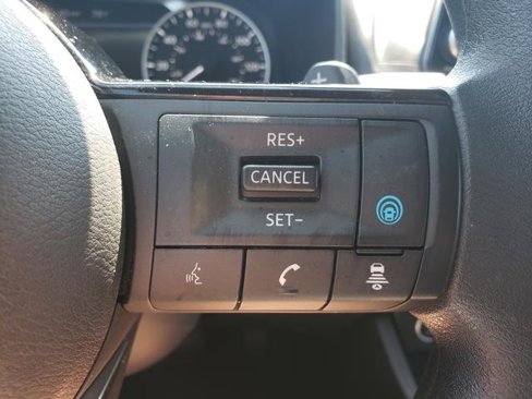 Used 2023 Nissan Rogue SV image 21