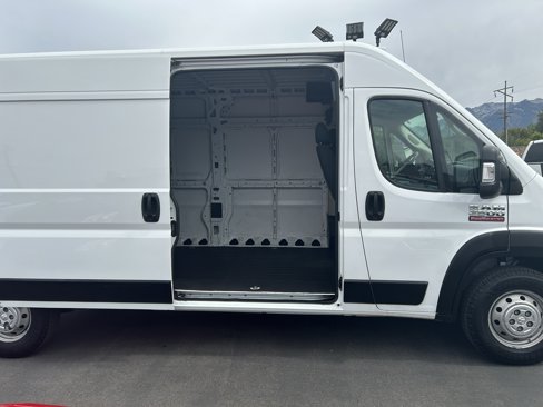 Used 2021 RAM ProMaster 2500 image 12