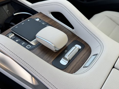 New 2026 Mercedes-Benz GLS 450 4MATIC image 27