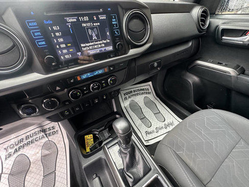 Used 2017 Toyota Tacoma TRD Sport image 14