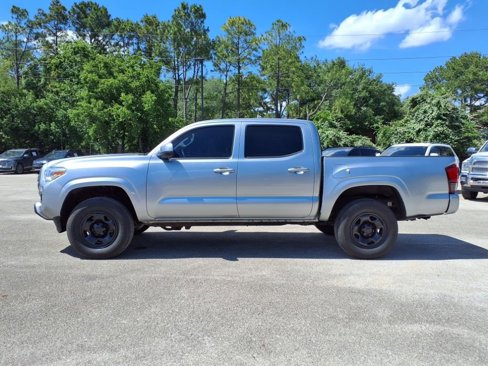Used 2022 Toyota Tacoma SR image 3