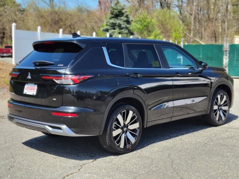 New 2025 Mitsubishi Outlander SE image 5