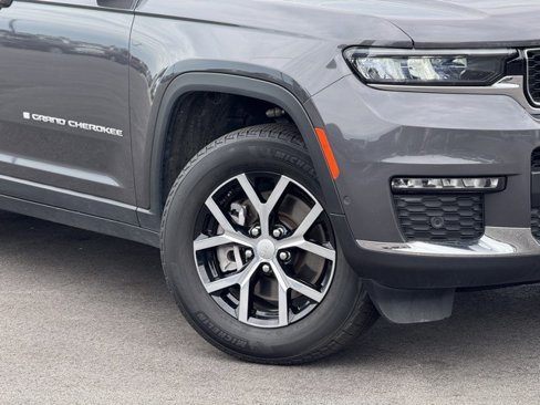 Used 2024 Jeep Grand Cherokee L Limited w/ Luxury Tech Group II image 2
