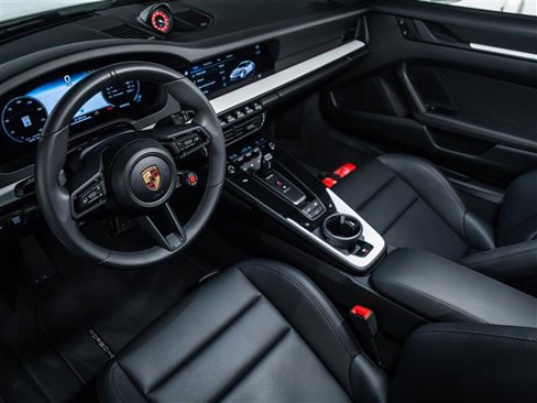 Certified 2025 Porsche 911 Carrera image 4
