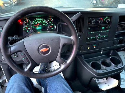 Used 2016 Chevrolet Express 2500 image 27